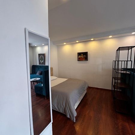 Studio In Bllok تيرانا المظهر الخارجي الصورة
