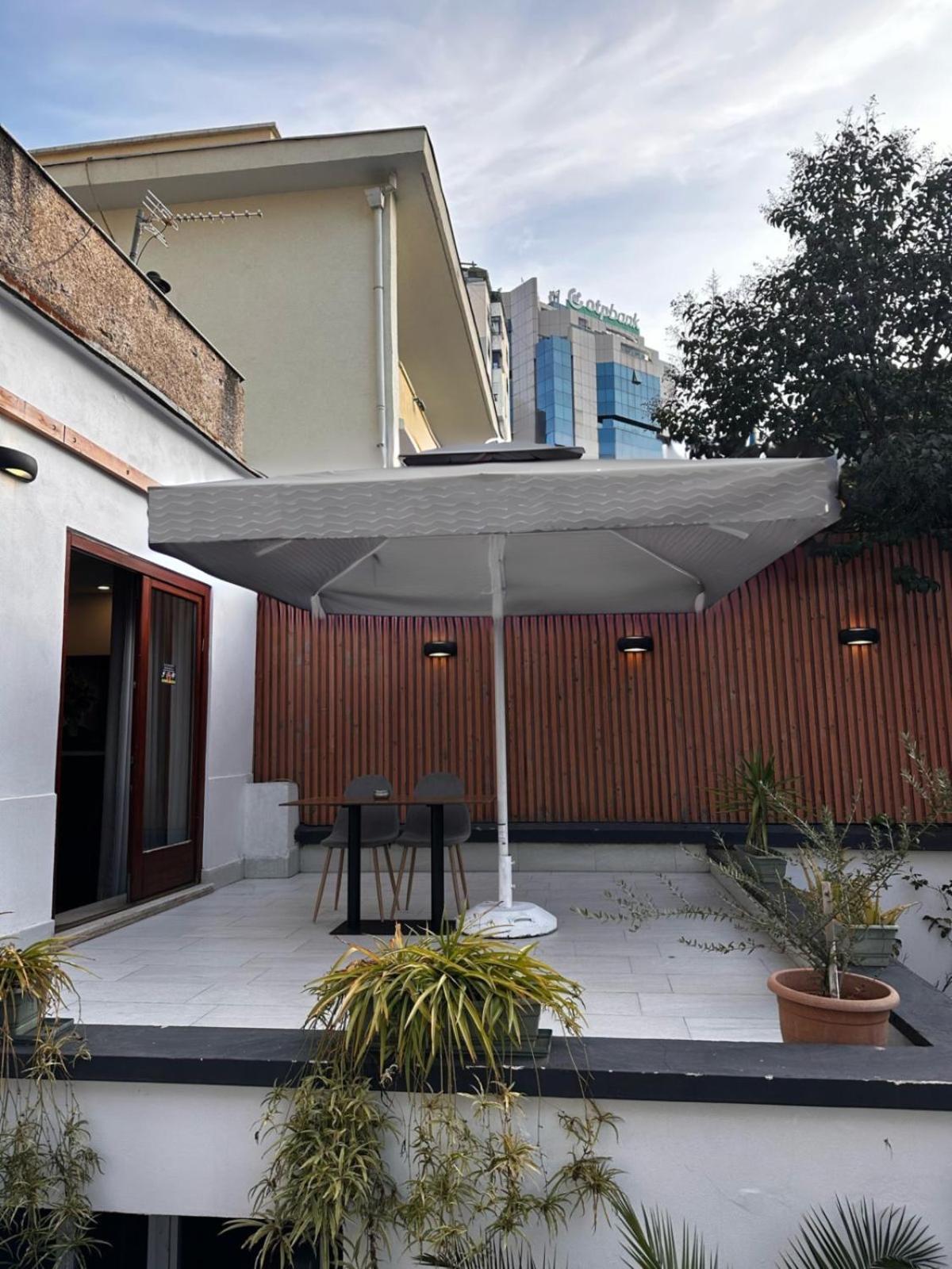 Studio In Bllok تيرانا المظهر الخارجي الصورة
