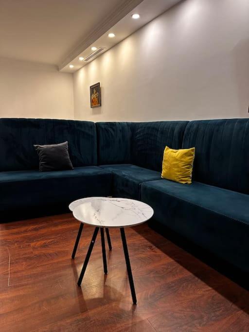 Studio In Bllok تيرانا المظهر الخارجي الصورة